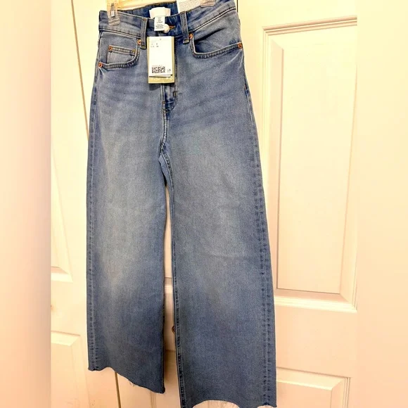 NWT H&M jeans - Picture 1 of 6